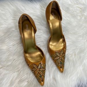 B Bakers pointed toe embroidered/beaded pumps